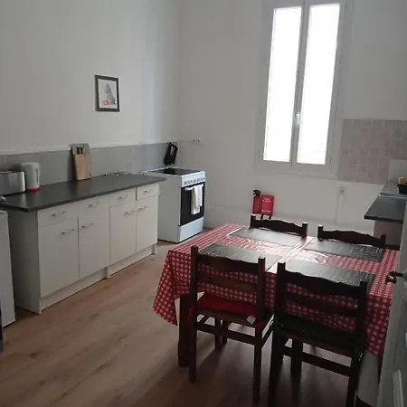 Antoinette Καρκασόν